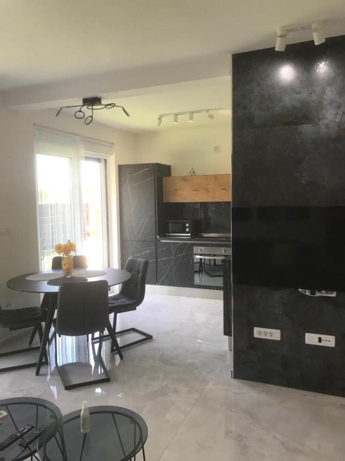 Hedonist-Luxury 2 Bedroom Apartment With Private Hot Tub, Garden And Free Parking トロギール エクステリア 写真