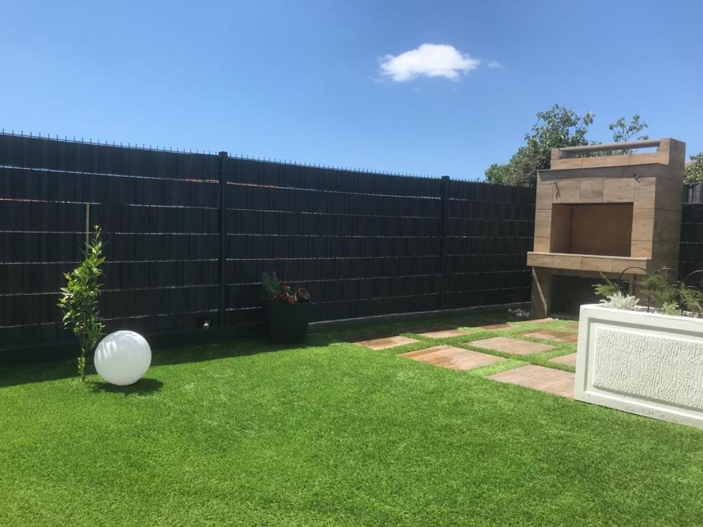 Hedonist-Luxury 2 Bedroom Apartment With Private Hot Tub, Garden And Free Parking トロギール エクステリア 写真