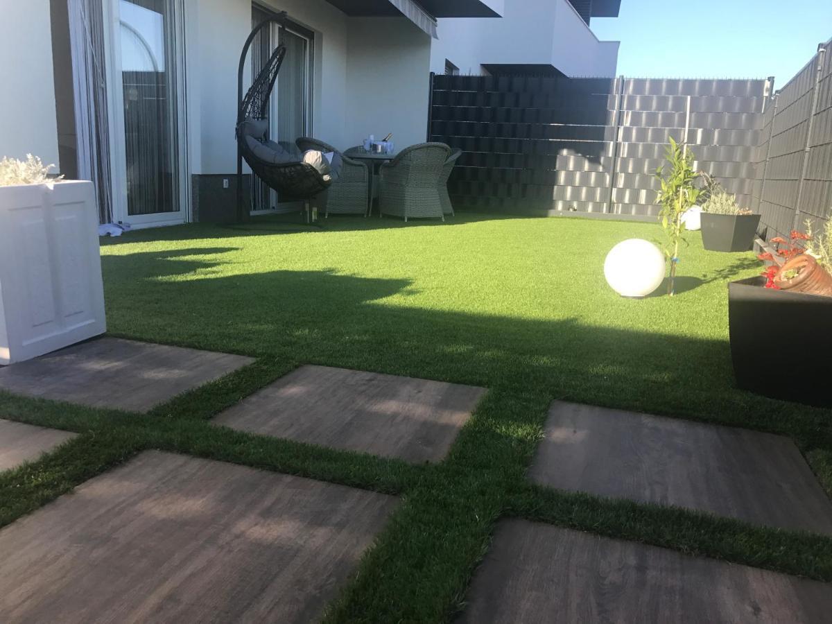 Hedonist-Luxury 2 Bedroom Apartment With Private Hot Tub, Garden And Free Parking トロギール エクステリア 写真