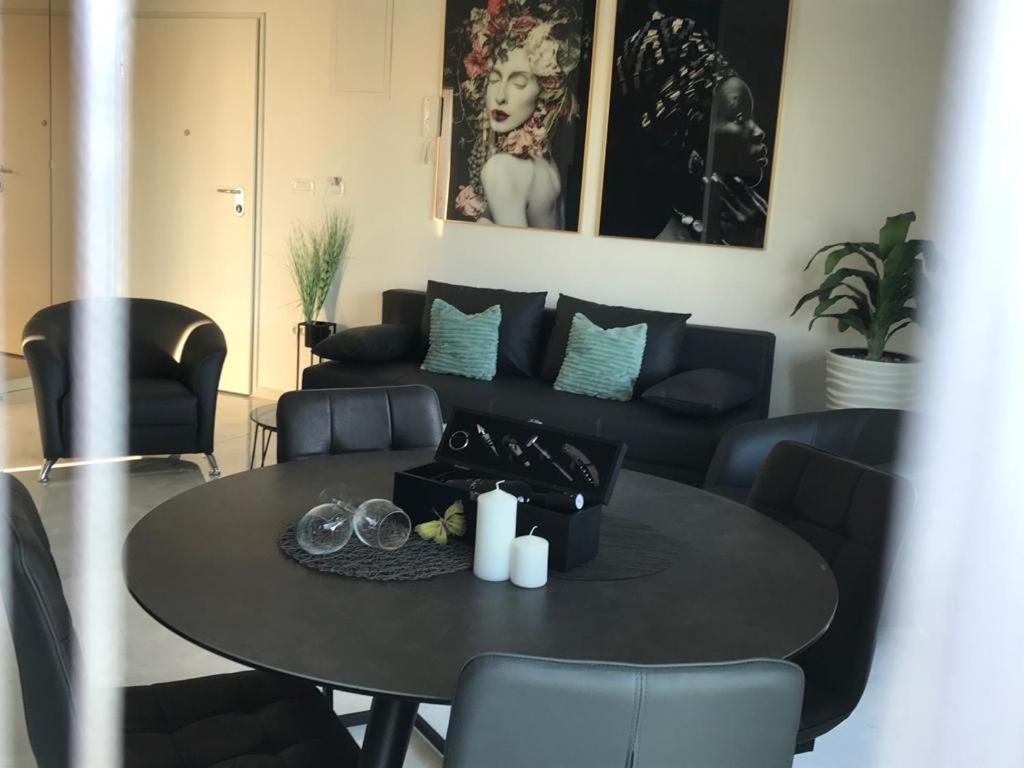 Hedonist-Luxury 2 Bedroom Apartment With Private Hot Tub, Garden And Free Parking トロギール エクステリア 写真