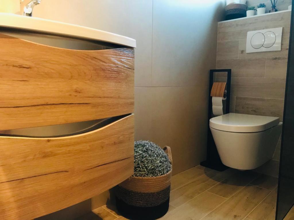 Hedonist-Luxury 2 Bedroom Apartment With Private Hot Tub, Garden And Free Parking トロギール エクステリア 写真
