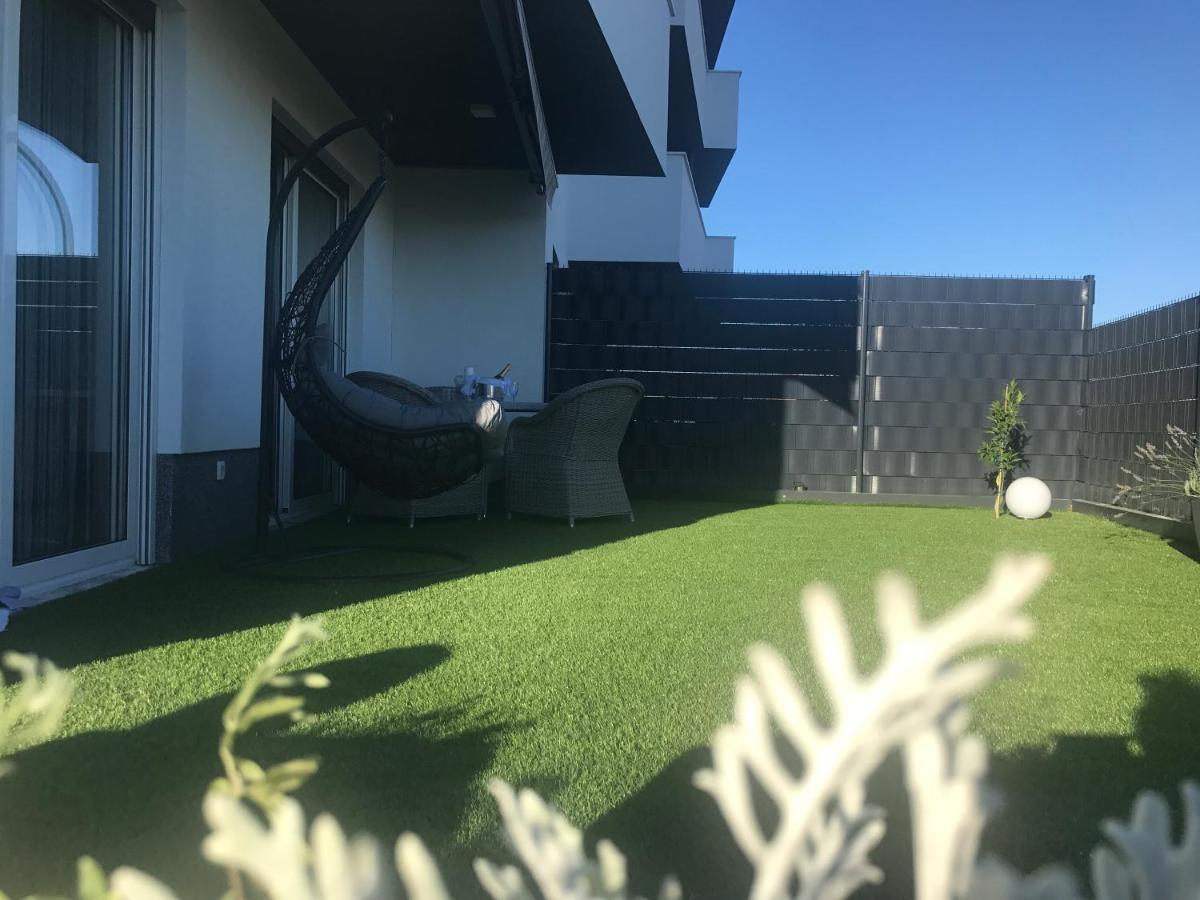 Hedonist-Luxury 2 Bedroom Apartment With Private Hot Tub, Garden And Free Parking トロギール エクステリア 写真
