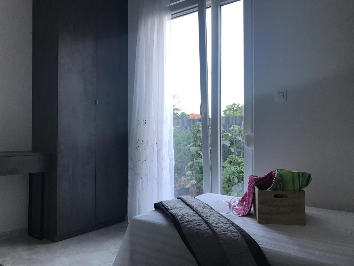 Hedonist-Luxury 2 Bedroom Apartment With Private Hot Tub, Garden And Free Parking トロギール エクステリア 写真