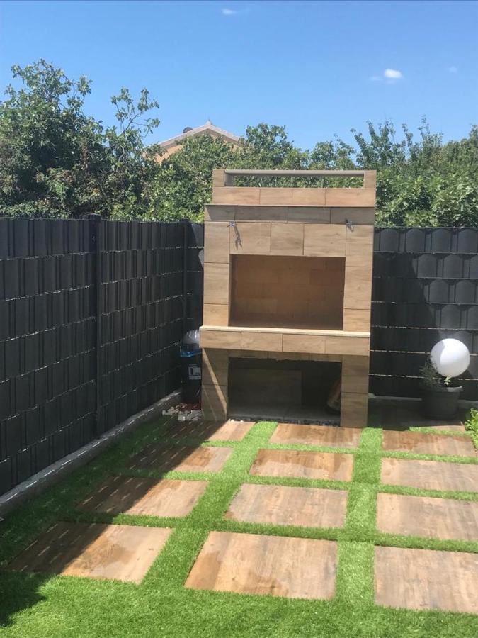 Hedonist-Luxury 2 Bedroom Apartment With Private Hot Tub, Garden And Free Parking トロギール エクステリア 写真