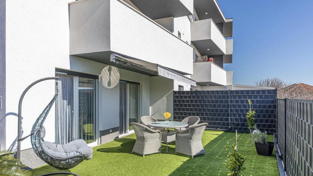 Hedonist-Luxury 2 Bedroom Apartment With Private Hot Tub, Garden And Free Parking トロギール エクステリア 写真