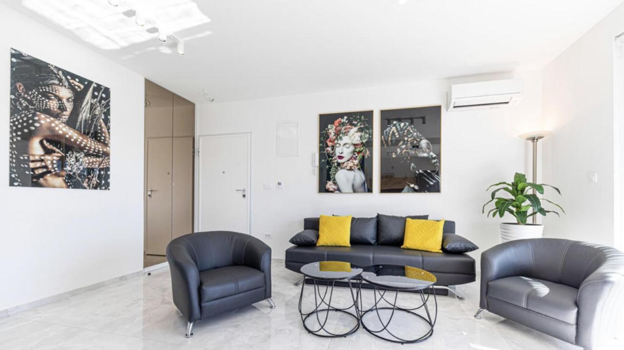 Hedonist-Luxury 2 Bedroom Apartment With Private Hot Tub, Garden And Free Parking トロギール エクステリア 写真